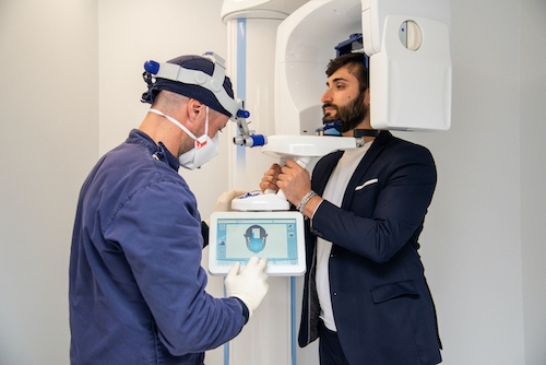 Un nuovo sorriso, senza vedere il dentista, o quasi: M.I.D.A. e il Prof. Scavia innovano