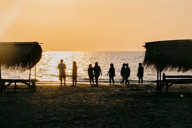 Estate 2026, boom del turismo libertino: guida alle spiagge Adults Only d’Italia