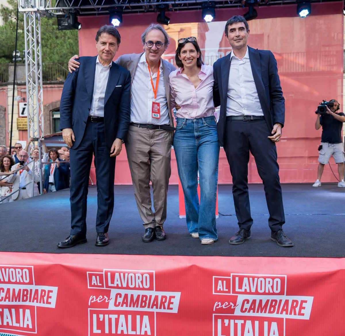 Campo largo, da Napoli parte la sfida al governo: salario minimo, lavoro e unità al centro della prima manifestazione comune